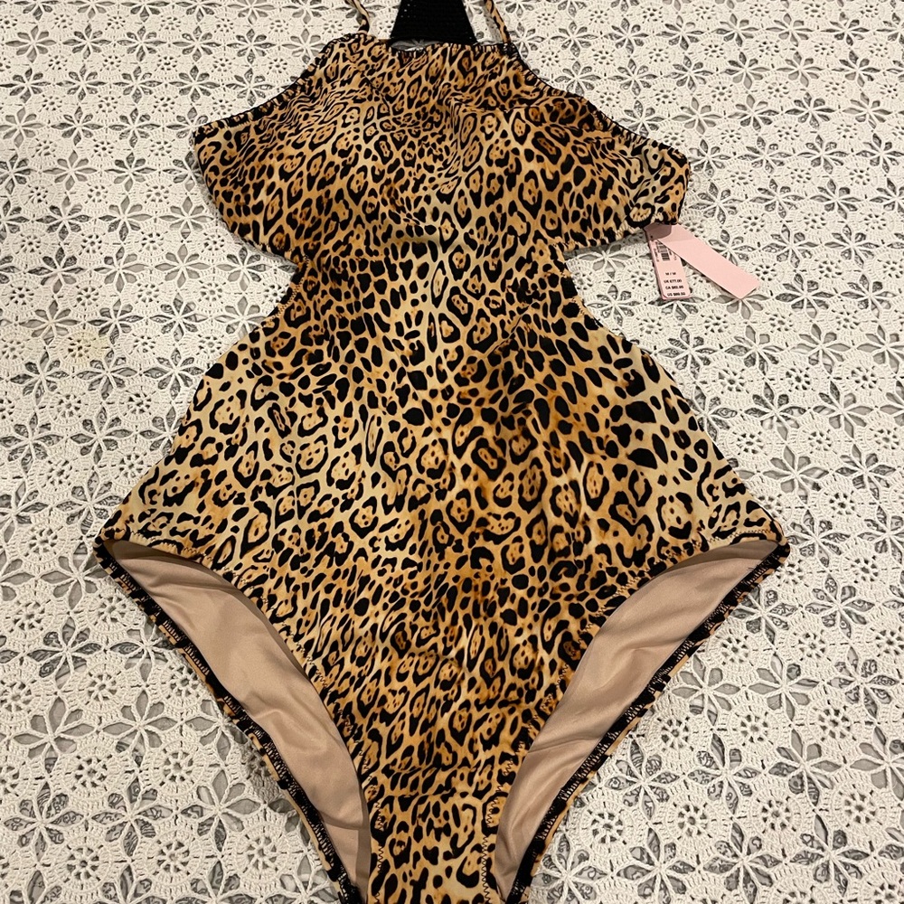 NWT VS Swim Suits M (FINAL PRICE)